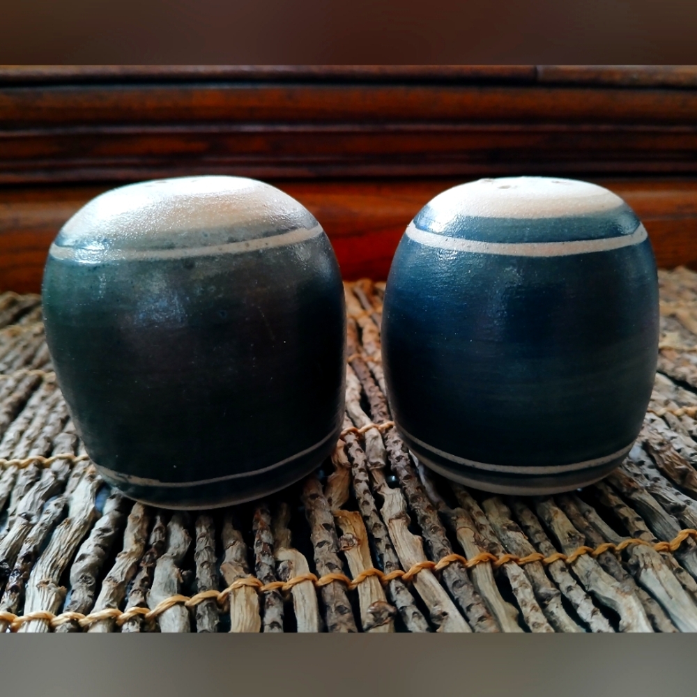 Vintage Buck Pottery Texas Clay Stoneware Blue Salt Pepper Shakers Handmade
